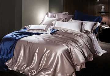 5 Reasons Silk Pillowcases Are Your Skin’s Best Friend